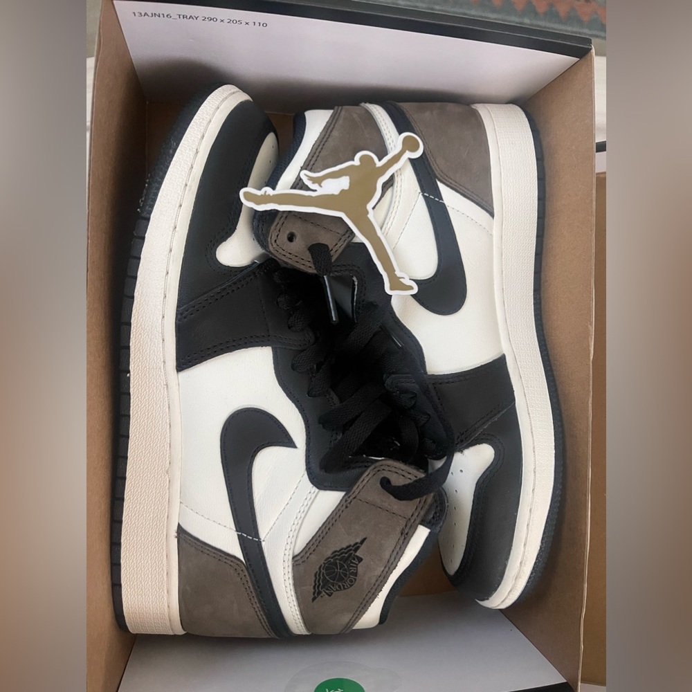 MOCHA JORDAN DUNKS🤎